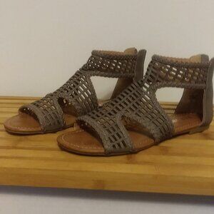 Women's Taupe REPORT Gabin Gladiator Sandals with Back Zipper Size 8.5